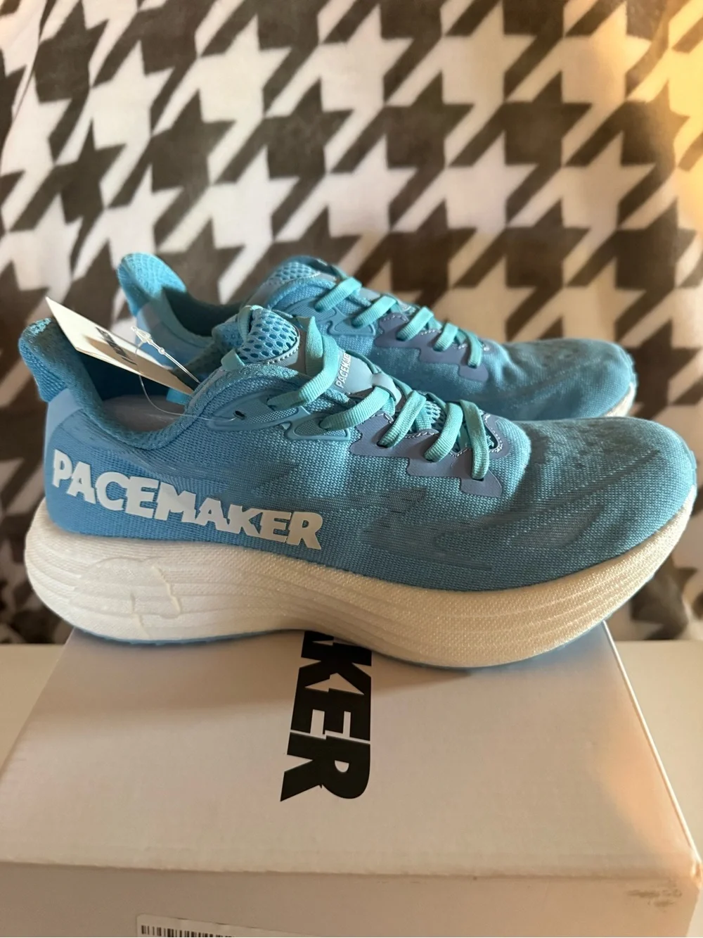 Pacemaker Men’s Low Top Lace-Up Athletic Sneaker Blue/White Solid